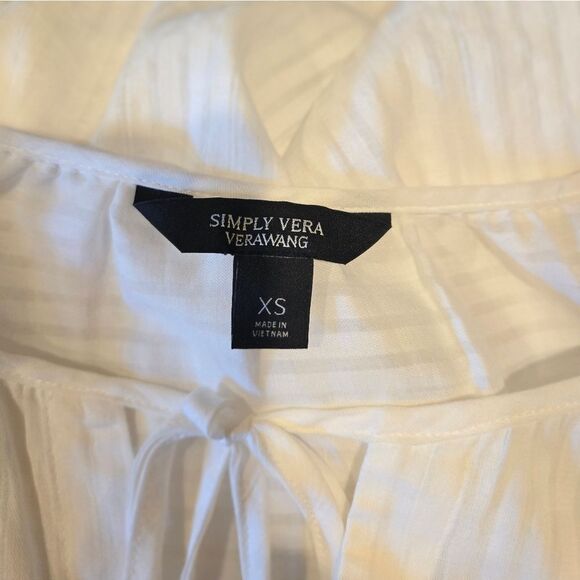 Simply Vera Wang Ivory Long Sleeve Tie Front Blouse with Floral Accents. XSMALL - Picture 9 of 10